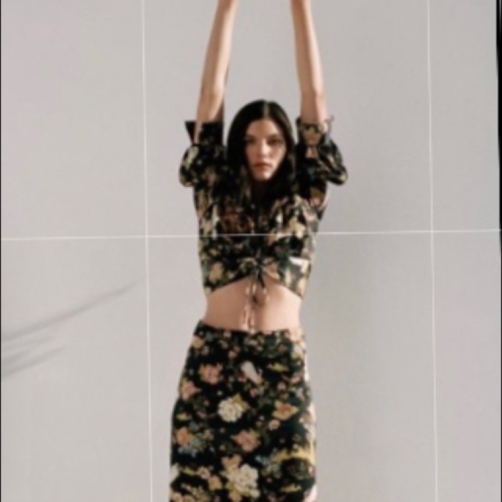 ZARA KNOTTED CROPPED BLOUSE